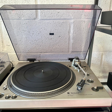 TECHNICS - SL-1300 TURNTABLE