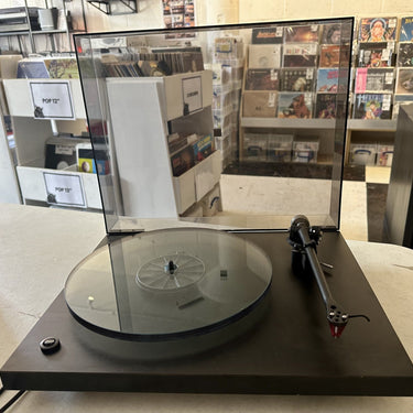 REGA - PLANAR 3 TURNTABLE