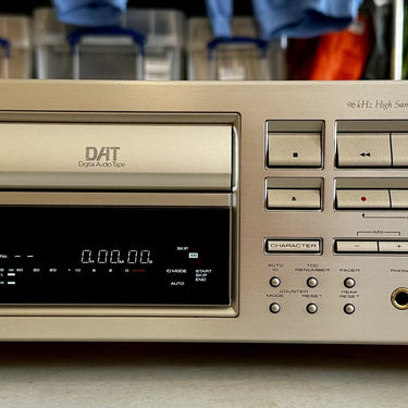 PIONEER - DAT-07 DIGITAL AUDIO TAPE DECK AND TAPES