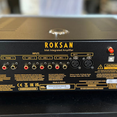 blak INTEGRATED AMPLIFIER