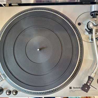 TECHNICS - SL-1300 TURNTABLE
