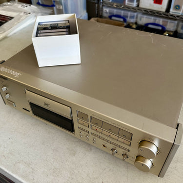 PIONEER - DAT-07 DIGITAL AUDIO TAPE DECK AND TAPES