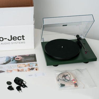 Pro-ject - Debut Carbon Evo Turntable