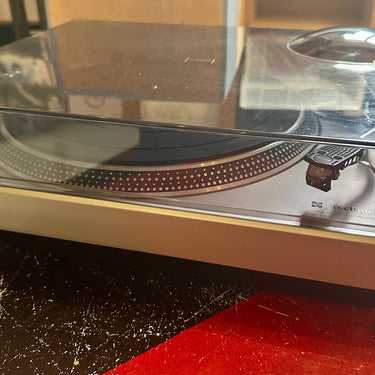 Technics - SL-120 TURNTABLE