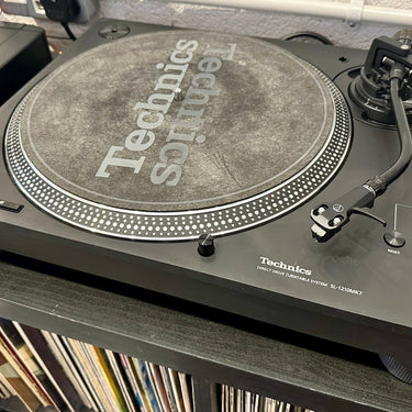 TECHNICS - SL-1200 Mk 7 TURNTABLE